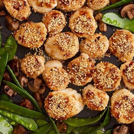 Sesame Scallops with Snow Peas and Mushrooms