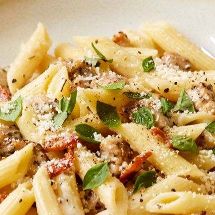 Garlic Chicken and Bacon Pasta